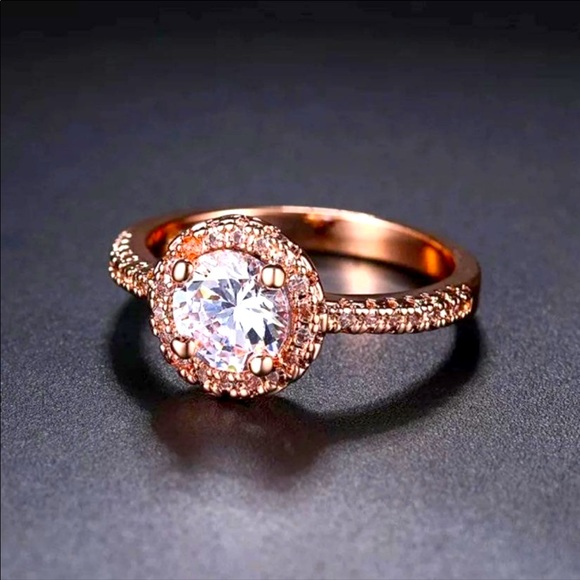 Center of My Universe Round Halo Ring - Picture 2 of 12